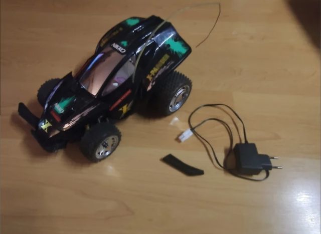 Auto radiocomandata Nikko Xpander