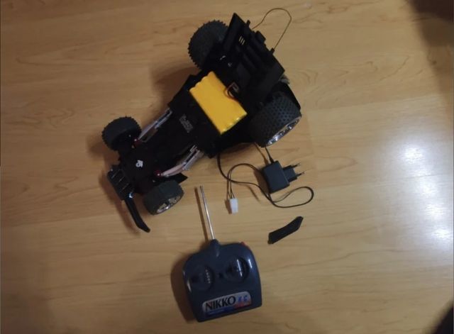 Auto radiocomandata Nikko Xpander