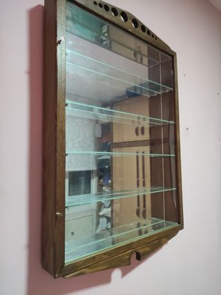 Estantería artesanal hecha a mano 
