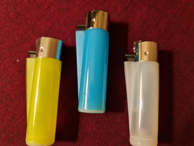 3 mecheros Clipper.