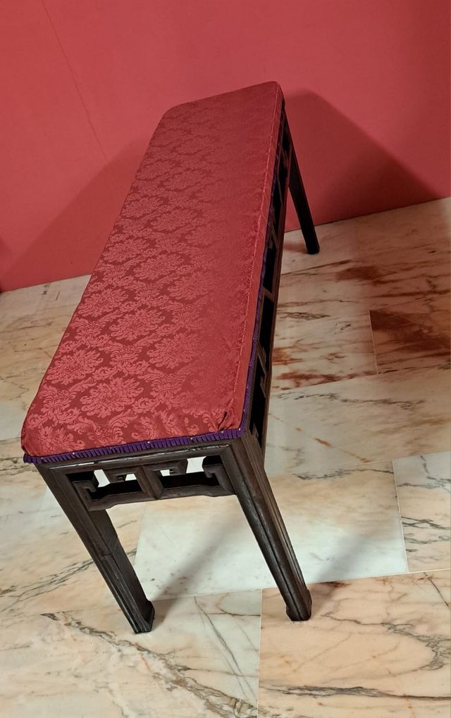 Vecchia panca imbottita