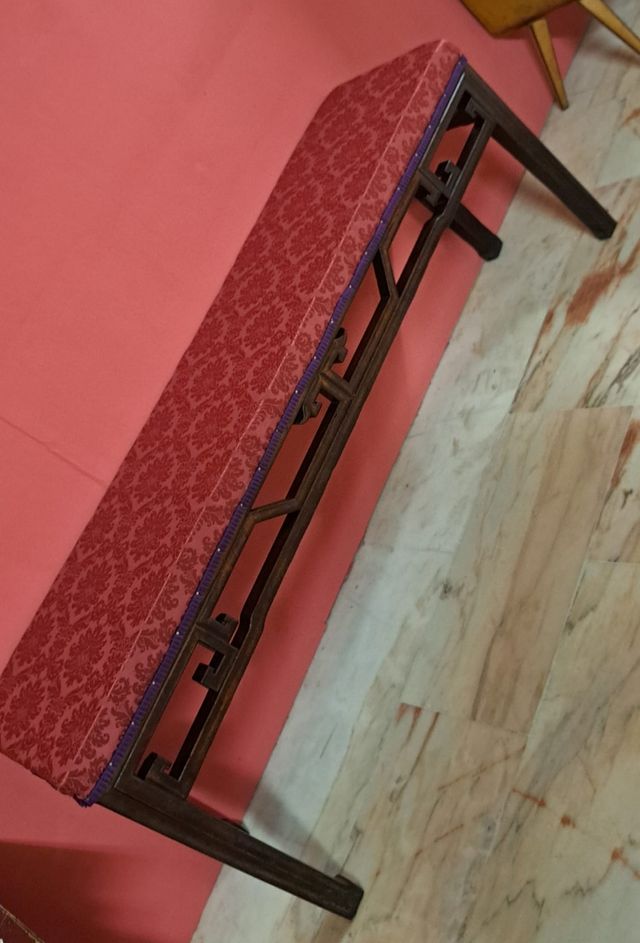 Vecchia panca imbottita