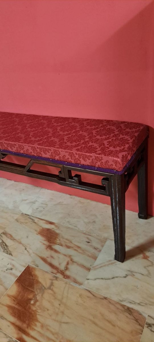 Vecchia panca imbottita