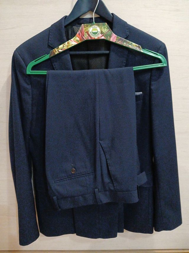 Traje caballero, chico joven.