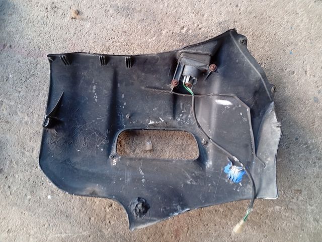 TAPA LATERAL DERECHA TRANSALP 600