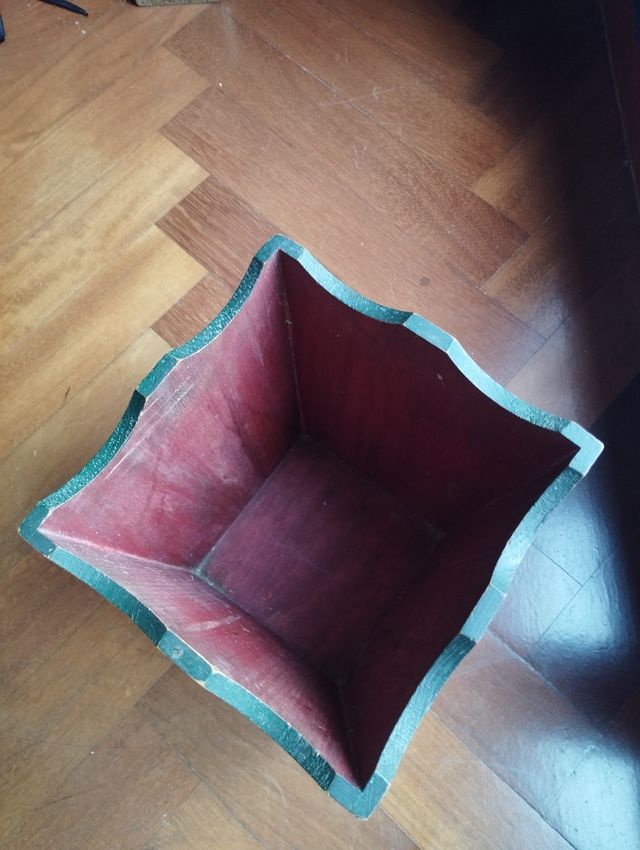 REVISTERO ETC DE MADERA PINTADO A MANO