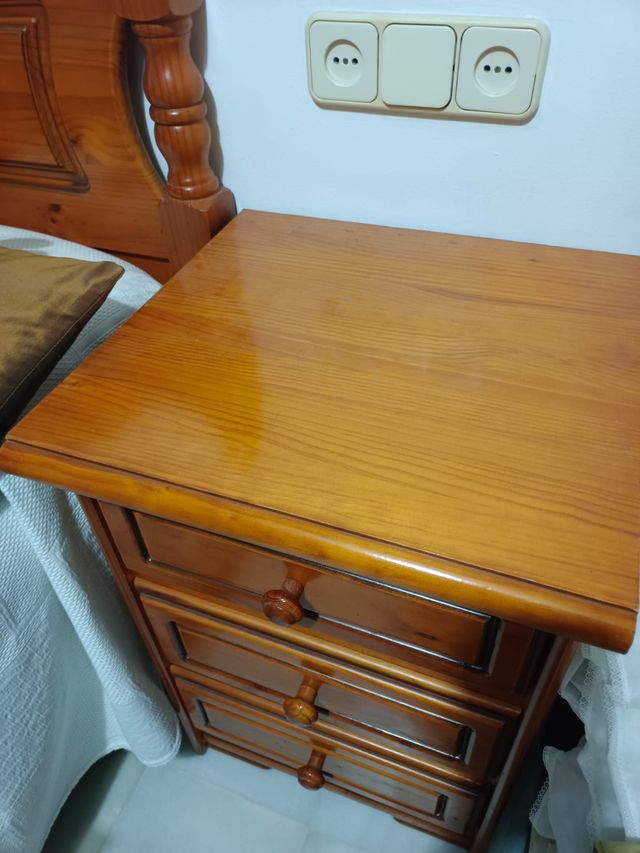 Cabezal y mesilla de noche