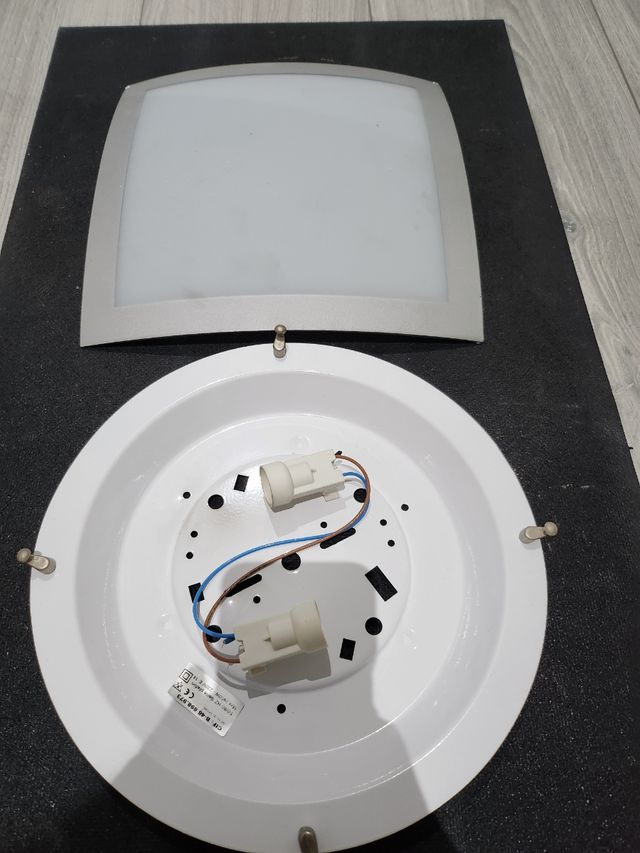 Se venden varios plafones cuadrados