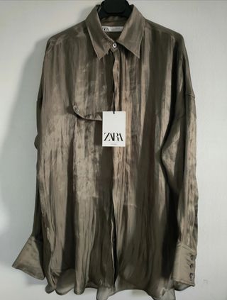 Camisa satinada oversize, nueva
