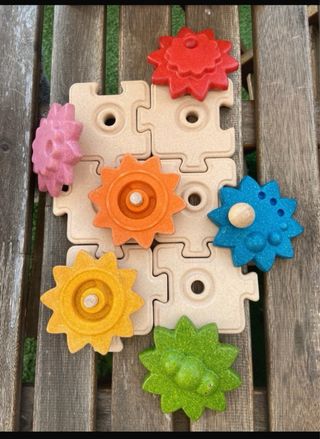Puzzle engranajes madera Plan Toys +2