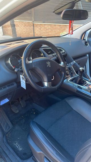 Peugeot 3008 2015