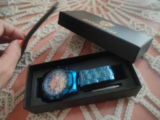 ★Precioso Reloj azul de acero inoxidable.