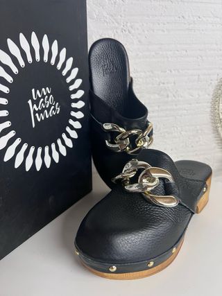 Zueco piel  Un PASO MÁS TALLA 38 NUEVO