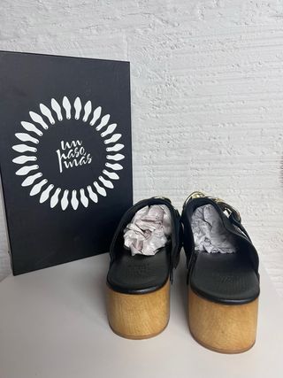 Zueco piel  Un PASO MÁS TALLA 38 NUEVO
