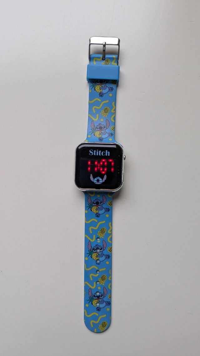 Reloj Stitch