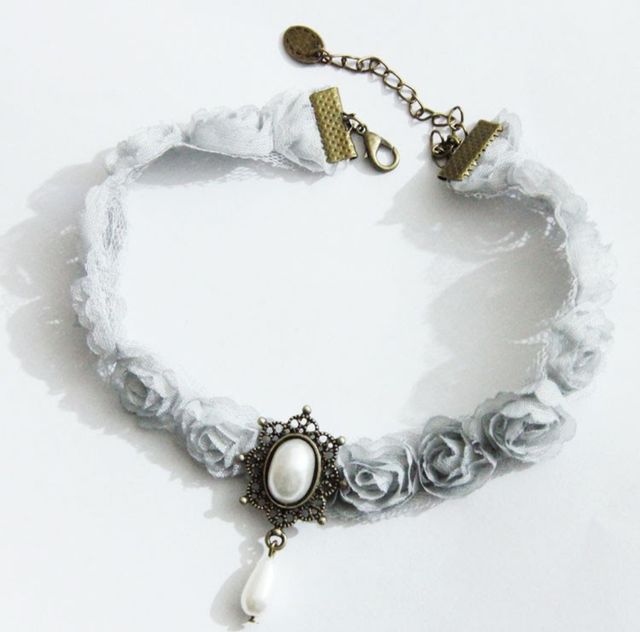 Gargantilla encaje. Sin usar