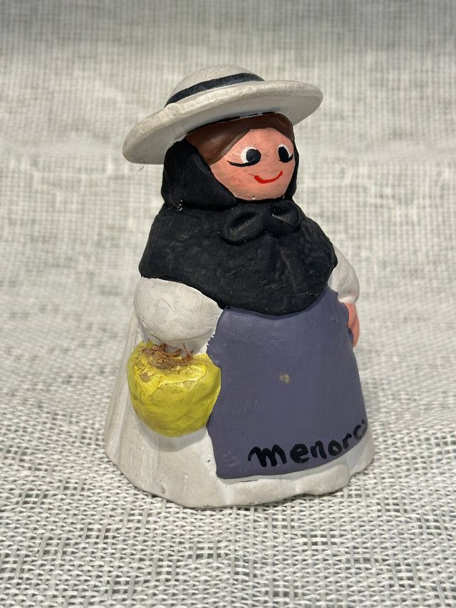 Figura de mujer menorquina vintage (arcilla)
