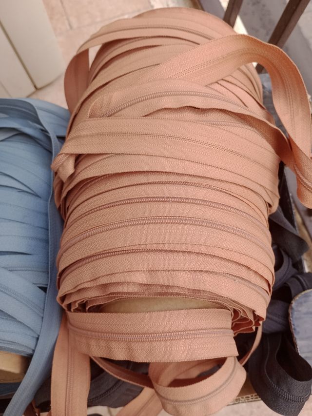 Cerniere a metro in blocco