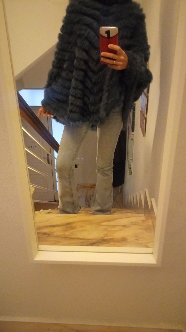 Capa azul de pelo de conejo 100%