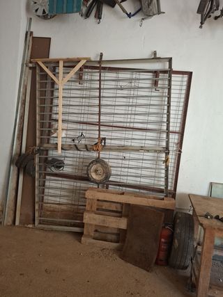 Puerta reja metálica