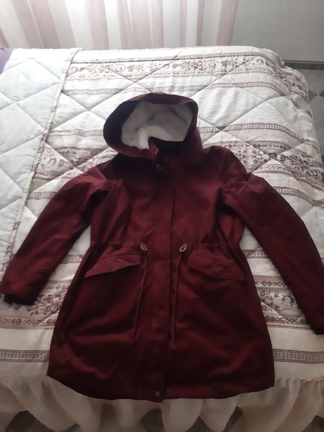 Parka mujer HyM burdeos talla 40