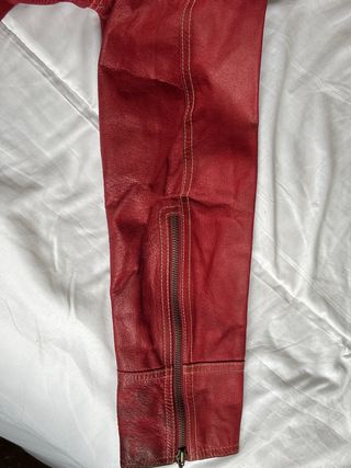 CHAQUETA DE CUERO ROJA HM Roja