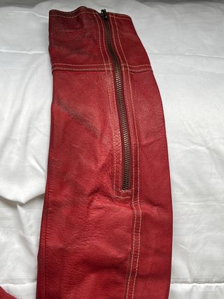CHAQUETA DE CUERO ROJA HM Roja