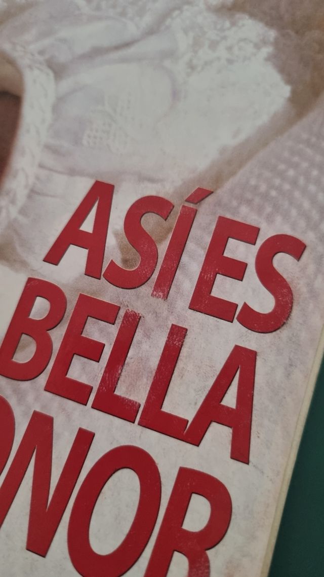 Revista antigua: nacimiento Leonor