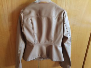 chaqueta Zara entallada polipiel talla S