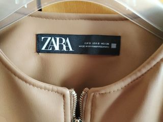 chaqueta Zara entallada polipiel talla S