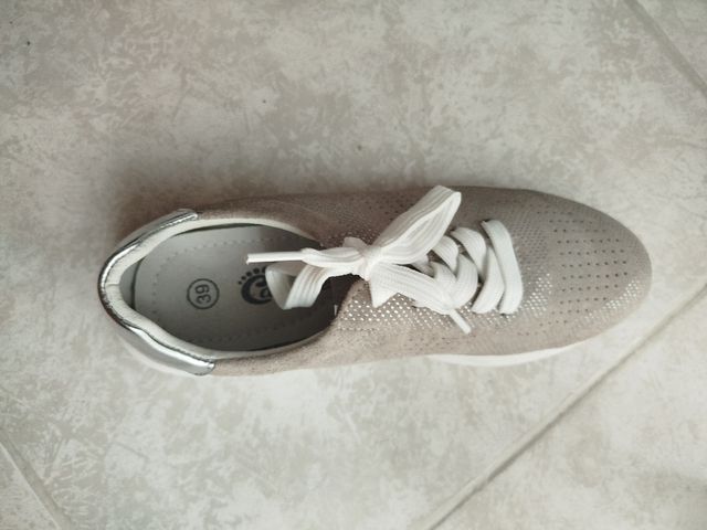 Zapatillas calzapies. Marrón oscuro como.