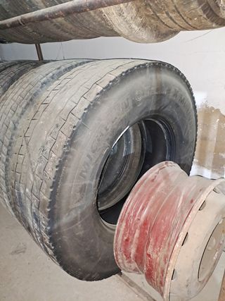 Neumaticos 315/80R22,5 michelin Multiway