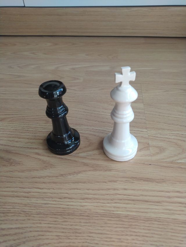 Piezas de ajedrez cerámica artesanal (rey y reina)