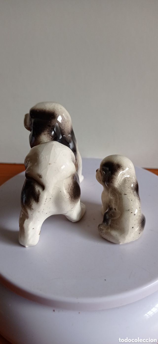 PAREJA DE PERRITOS / DE PORCELANA / DE " EIHO "