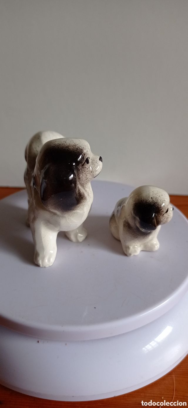 PAREJA DE PERRITOS / DE PORCELANA / DE " EIHO "