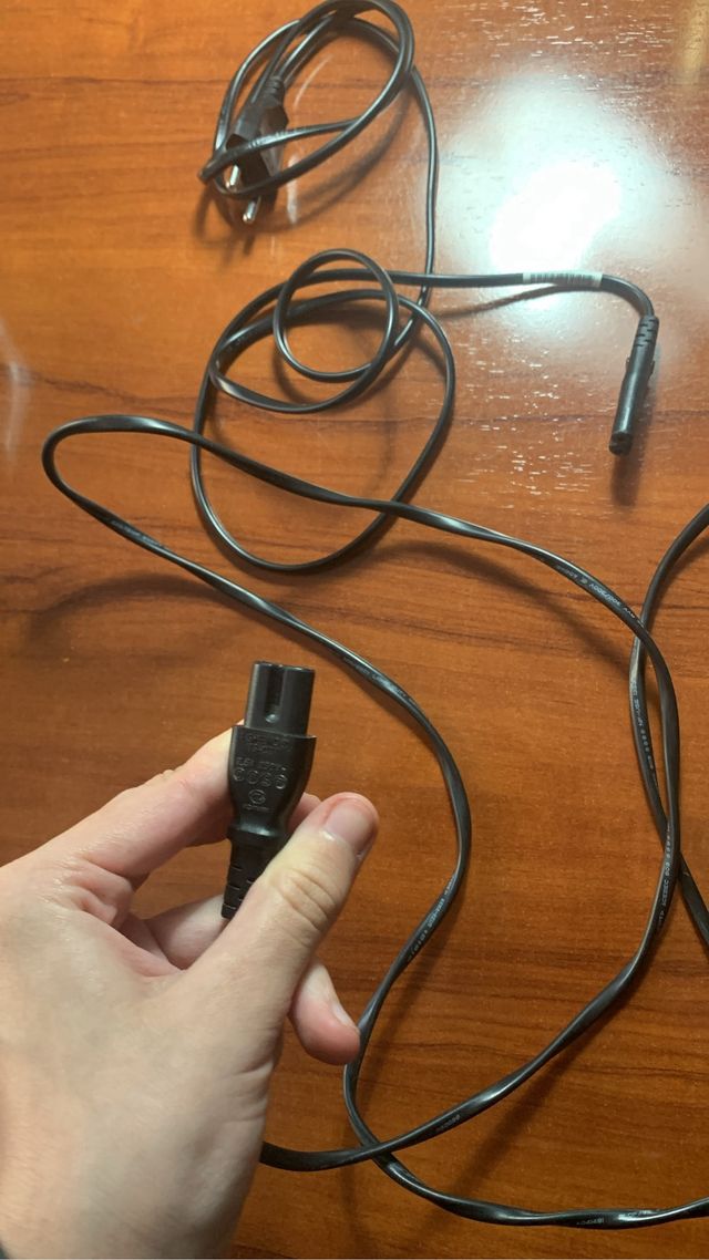 Play station 3 slim  15 juegos mandos y microfonos