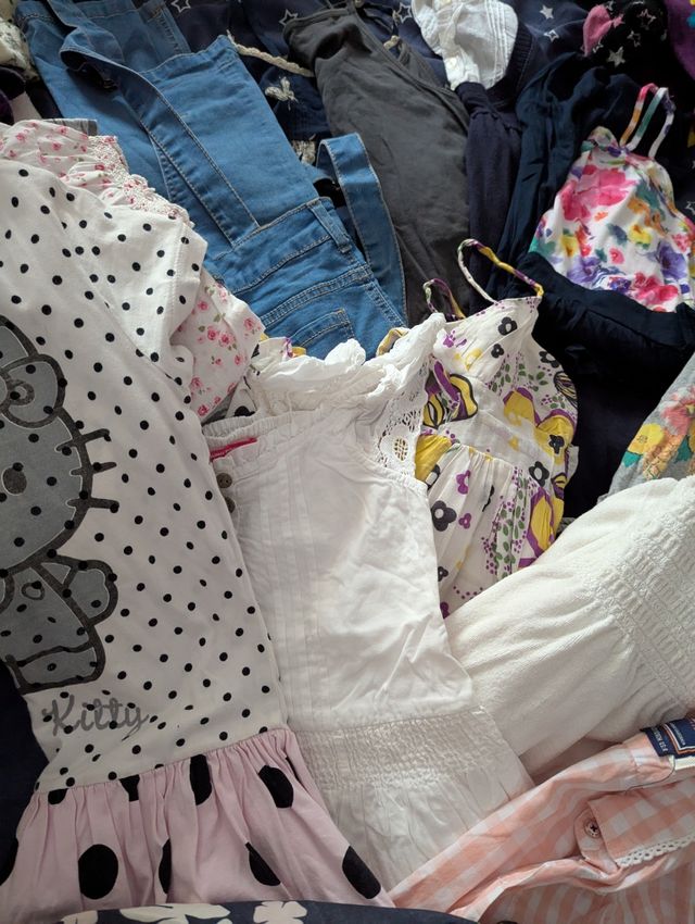 Lote ropa niña 6-8 años. Más de 270 prendas.