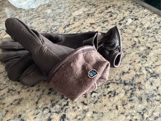 Guantes de piel marrones