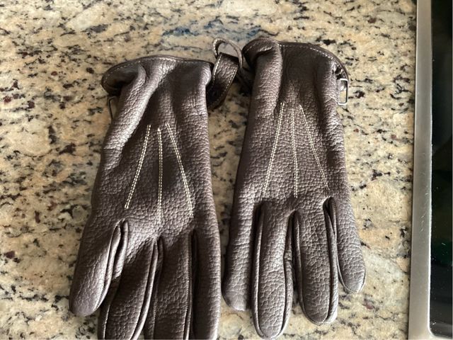 Guantes de piel marrones