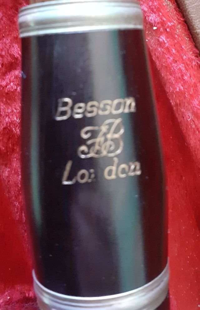 Clarinete Besson antiguo. 