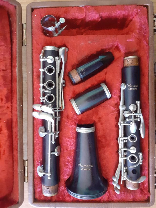 Clarinete Besson antiguo. 