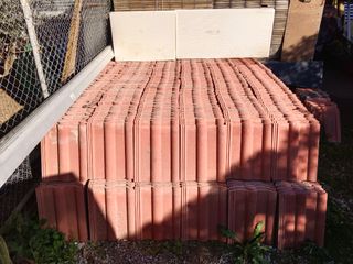 Teja plana de hormigón unas  1.000