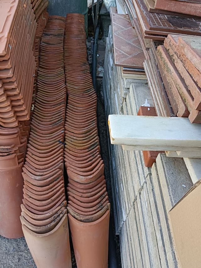 Teja plana de hormigón unas  1.000