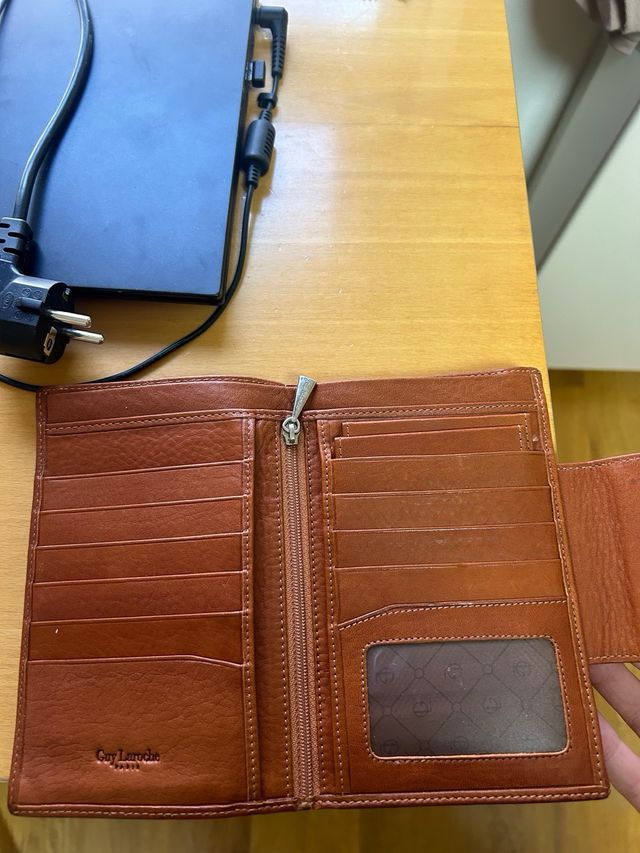 Cartera Guy Laroche
