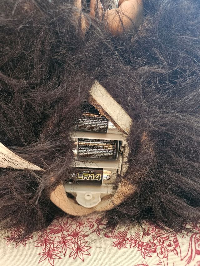 Muñeco chimpancé realista