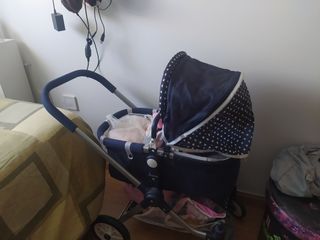Carro y accesorios bebés reborn 