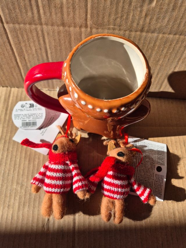 Taza navideña SIN figuritas de renos