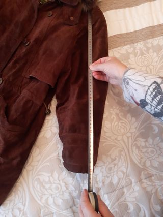 Abrigo Piel De Ante talla 42 con gorro 3/4