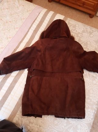 Abrigo Piel De Ante talla 42 con gorro 3/4