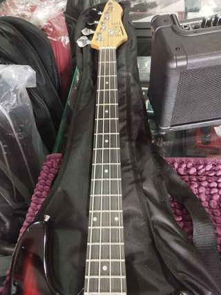 (Nuevo) Pack de Bajo Elect. VGS (RCB100) Negro